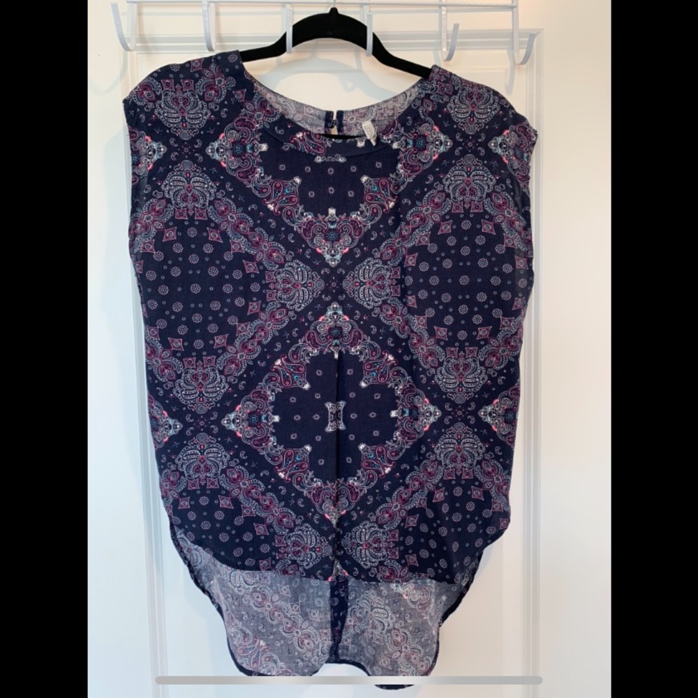 Dressy cutout back t shirt.